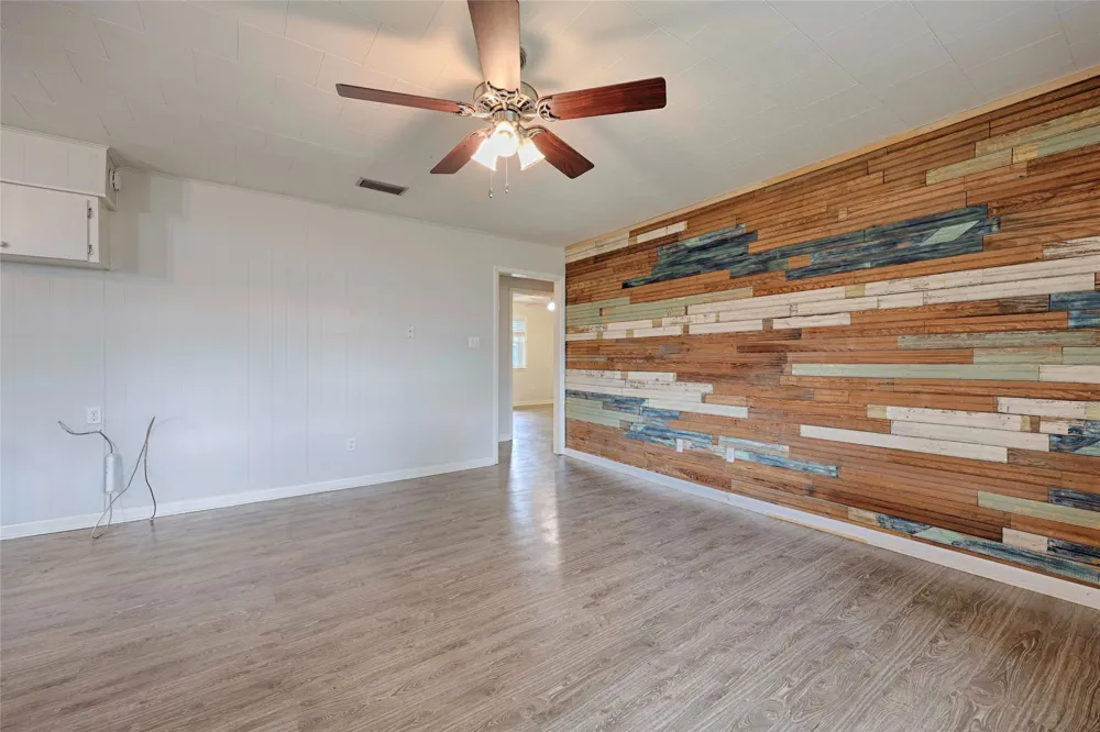 705 S La Grange Street Flatonia, TX 78941