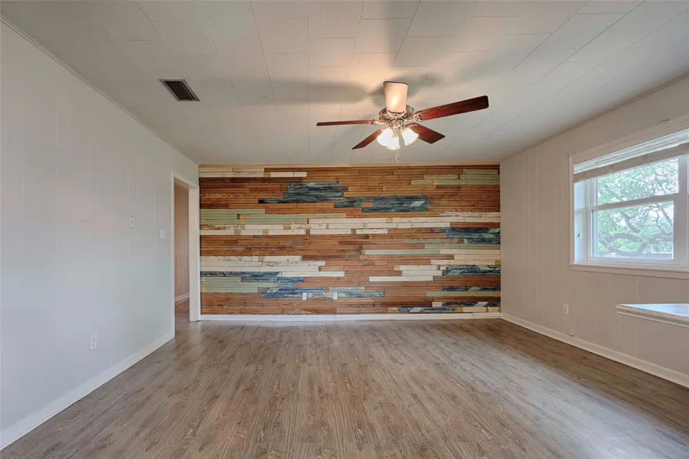 705 S La Grange Street Flatonia, TX 78941