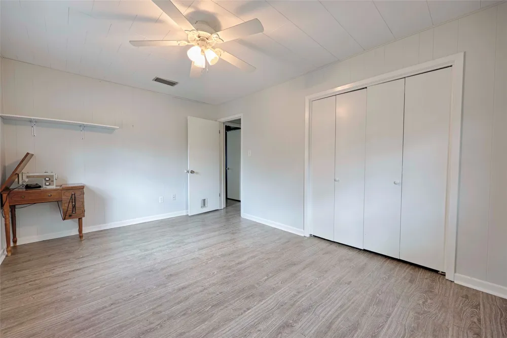 705 S La Grange Street Flatonia, TX 78941