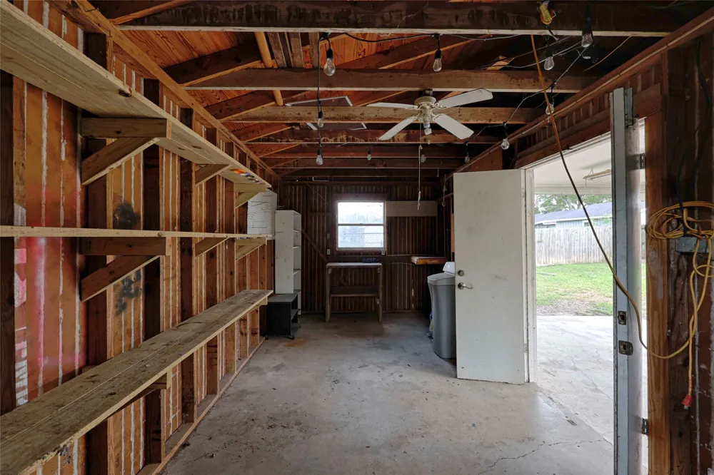 705 S La Grange Street Flatonia, TX 78941