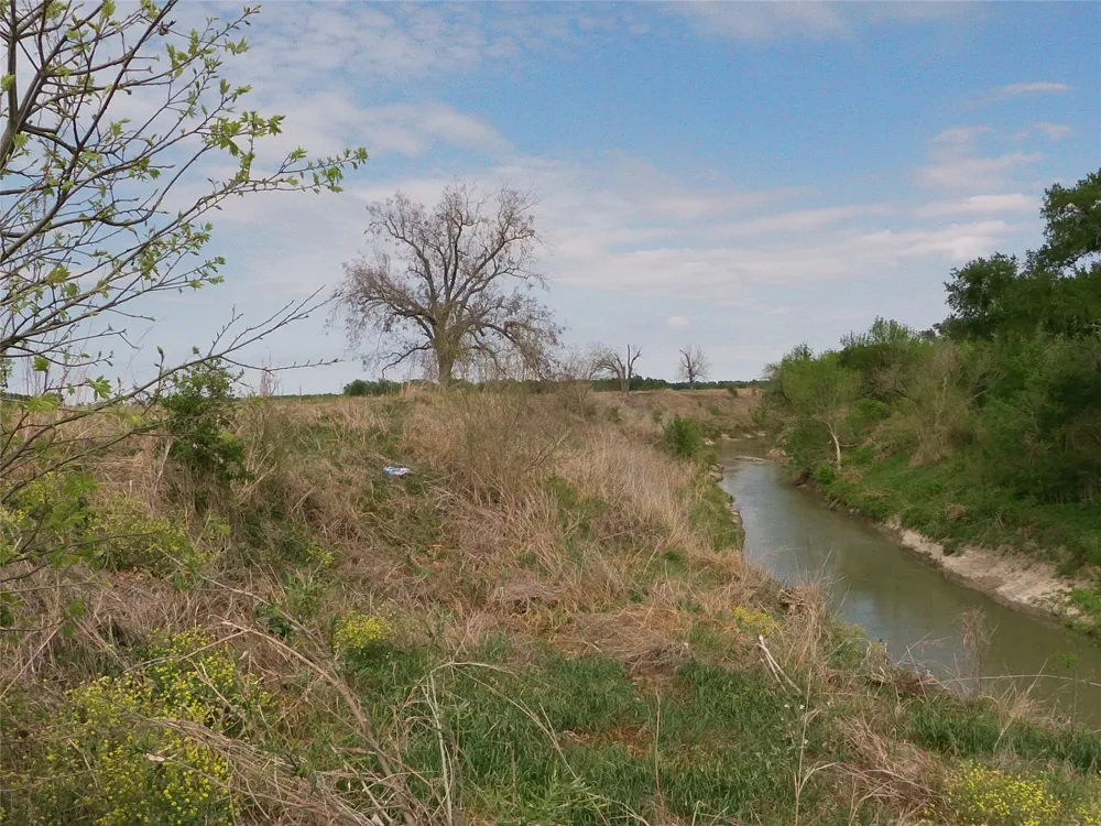 FM 112 ROAD Thrall, TX 76578