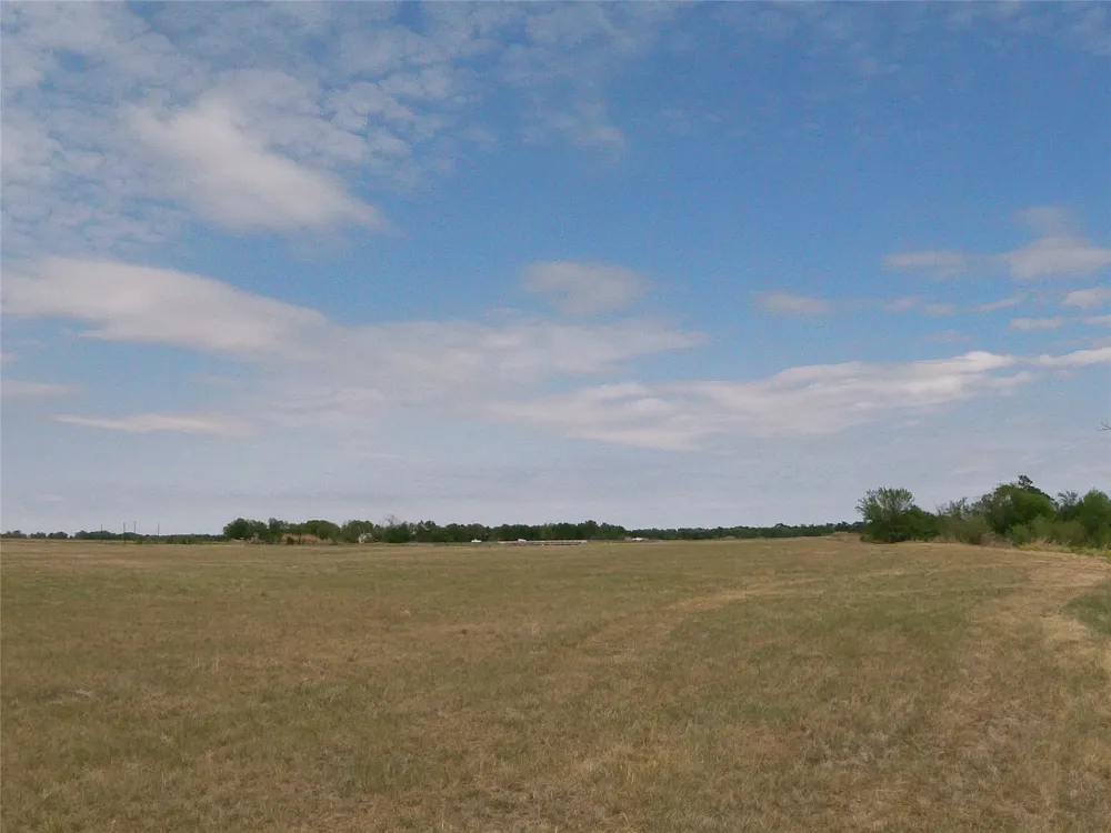 FM 112 ROAD Thrall, TX 76578