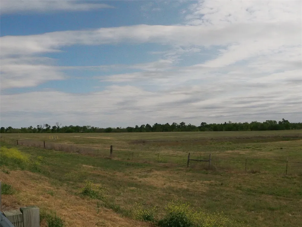 FM 112 ROAD Thrall, TX 76578