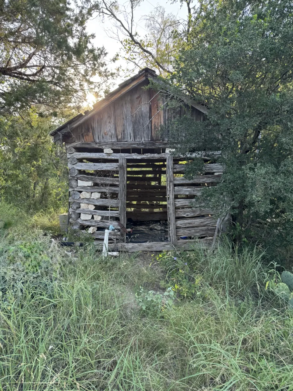 25723 Hamilton Pool Road Round Mountain, TX 78654