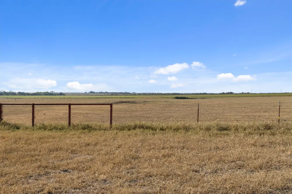 19919 Fm 973 Road Coupland, TX 78615