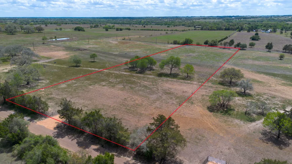 2112 Baca Loop Flatonia, TX 78941