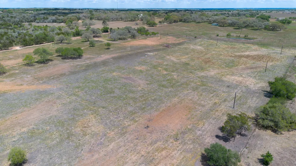 2112 Baca Loop Flatonia, TX 78941