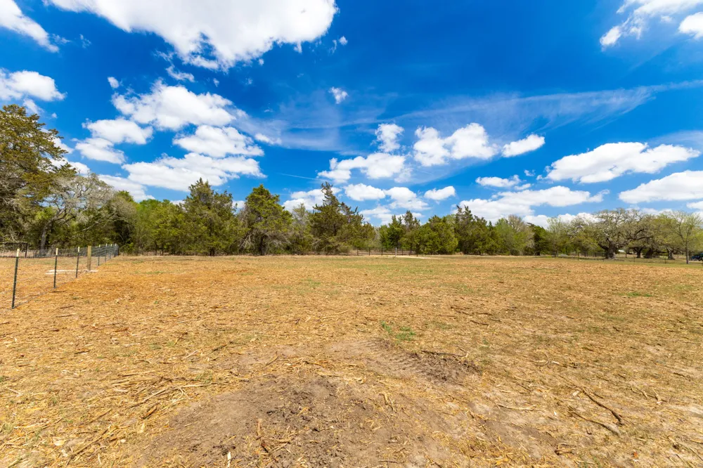 2112 Baca Loop Flatonia, TX 78941