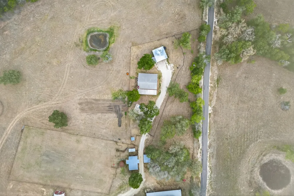 1077 Burdette Wells Road Lockhart, TX 78644