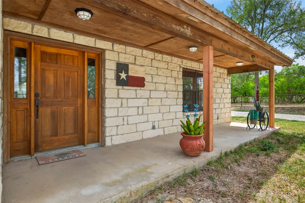 1077 Burdette Wells Road Lockhart, TX 78644