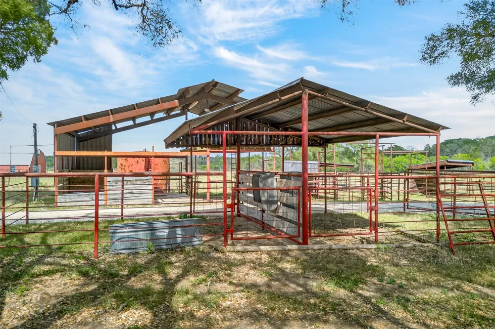 1077 Burdette Wells Road Lockhart, TX 78644