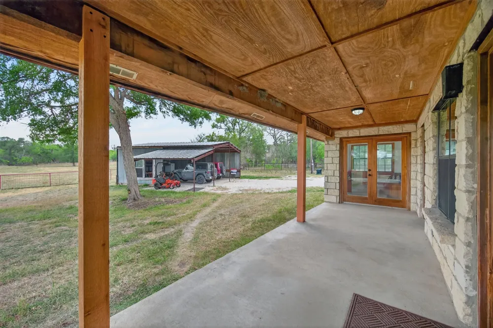 1077 Burdette Wells Road Lockhart, TX 78644