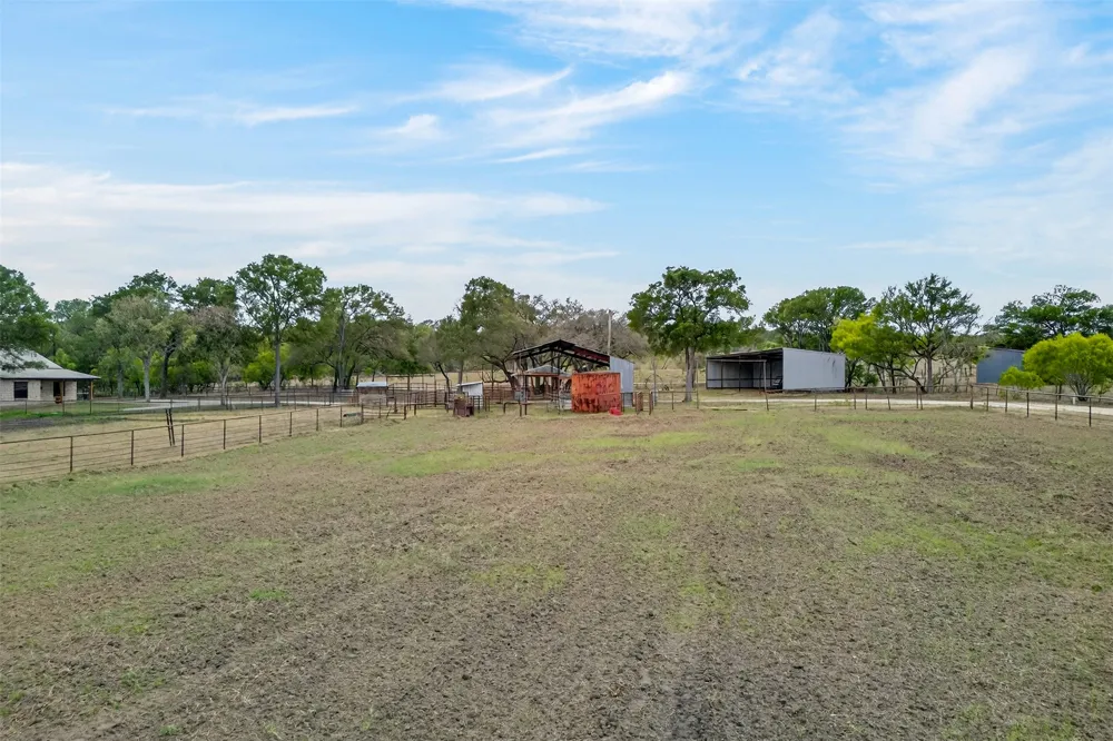 1077 Burdette Wells Road Lockhart, TX 78644