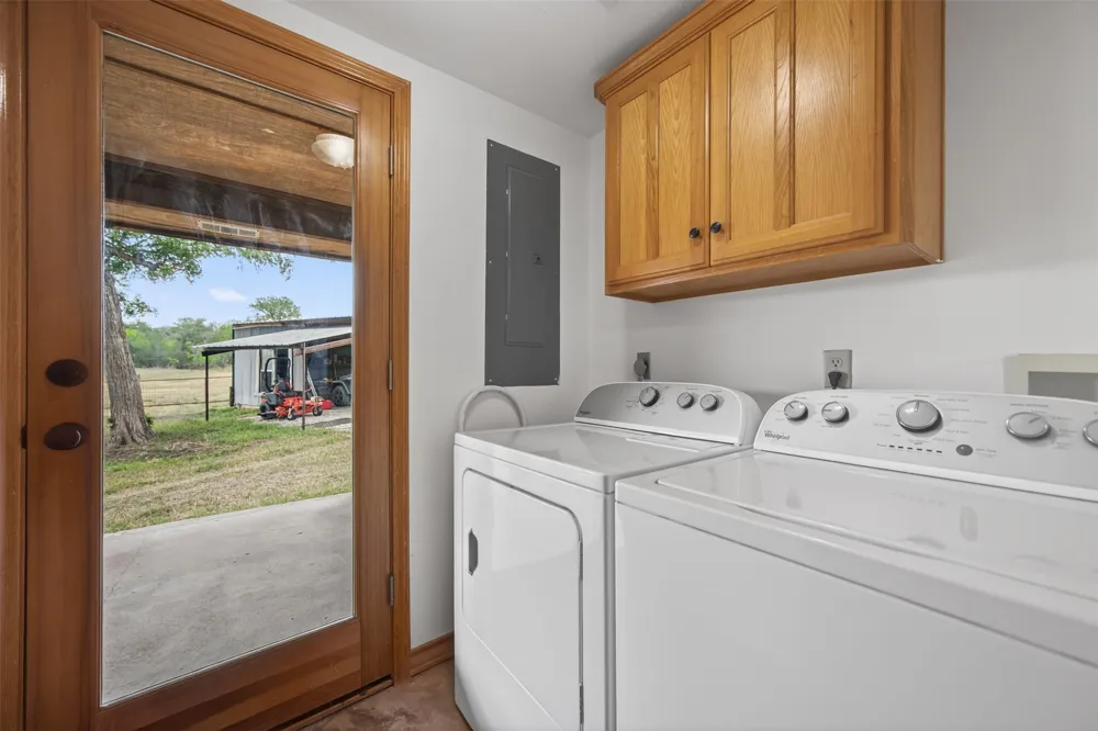 1077 Burdette Wells Road Lockhart, TX 78644