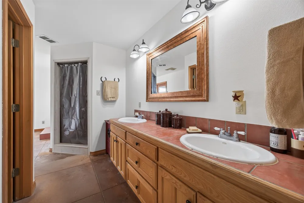 1077 Burdette Wells Road Lockhart, TX 78644