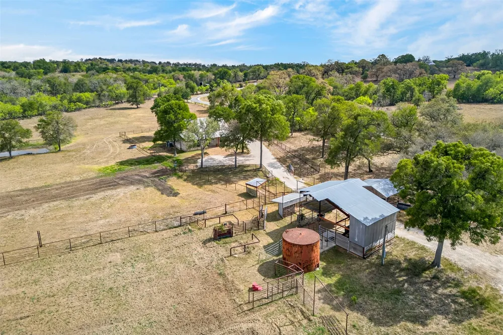 1077 Burdette Wells Road Lockhart, TX 78644