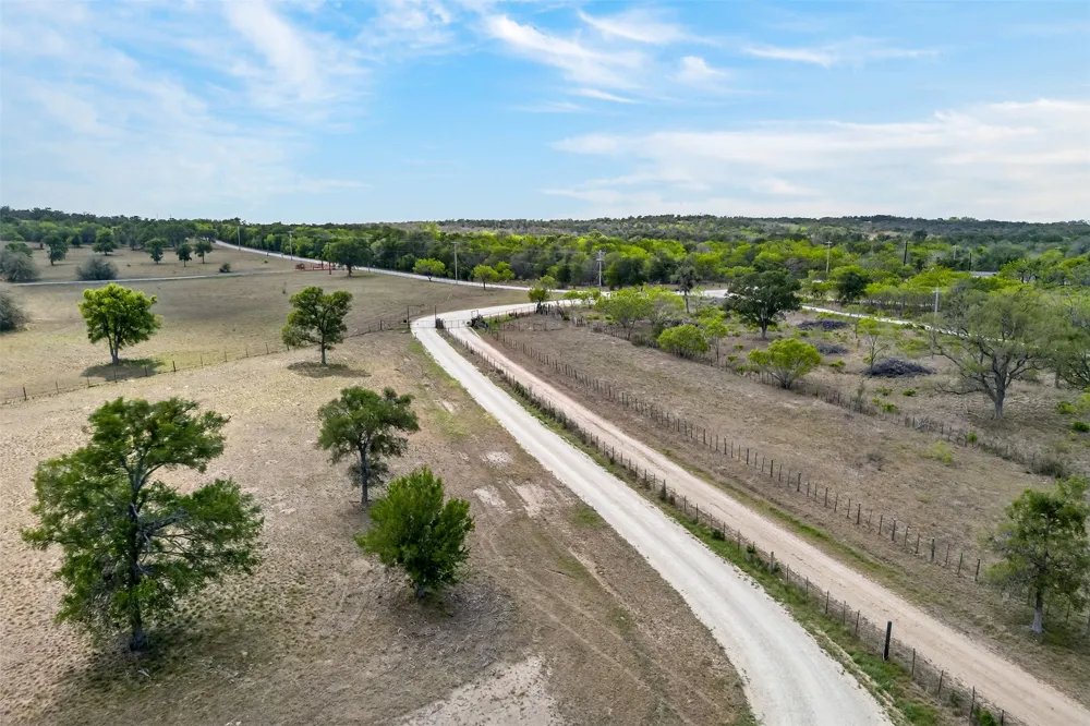1077 Burdette Wells Road Lockhart, TX 78644