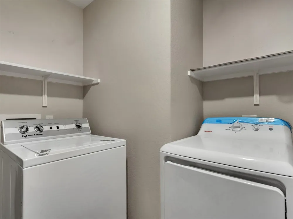 6105 Constellation Circle Del Valle, TX 78617