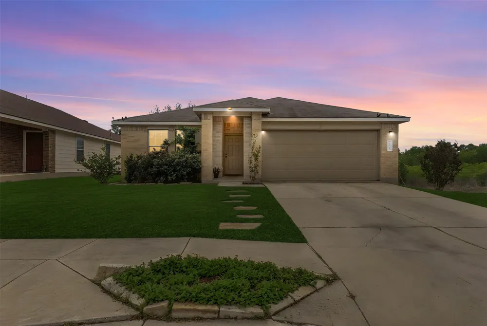 6105 Constellation Circle Del Valle, TX 78617