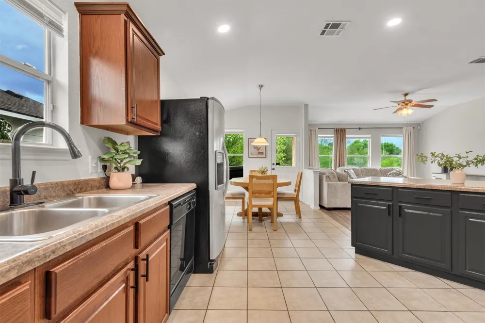 6105 Constellation Circle Del Valle, TX 78617