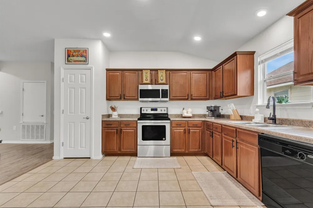 6105 Constellation Circle Del Valle, TX 78617