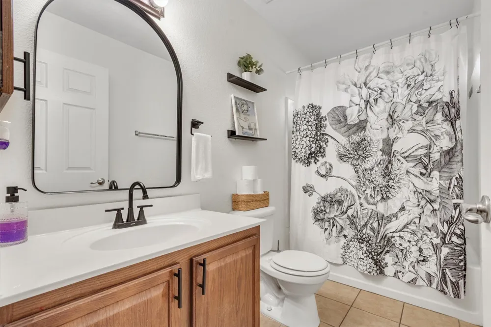 6105 Constellation Circle Del Valle, TX 78617
