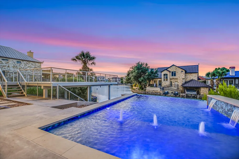 98 Wennmohs Place Horseshoe Bay, TX 78657