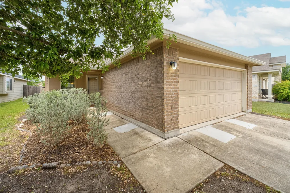 12916 Snow Lane Manor, TX 78653