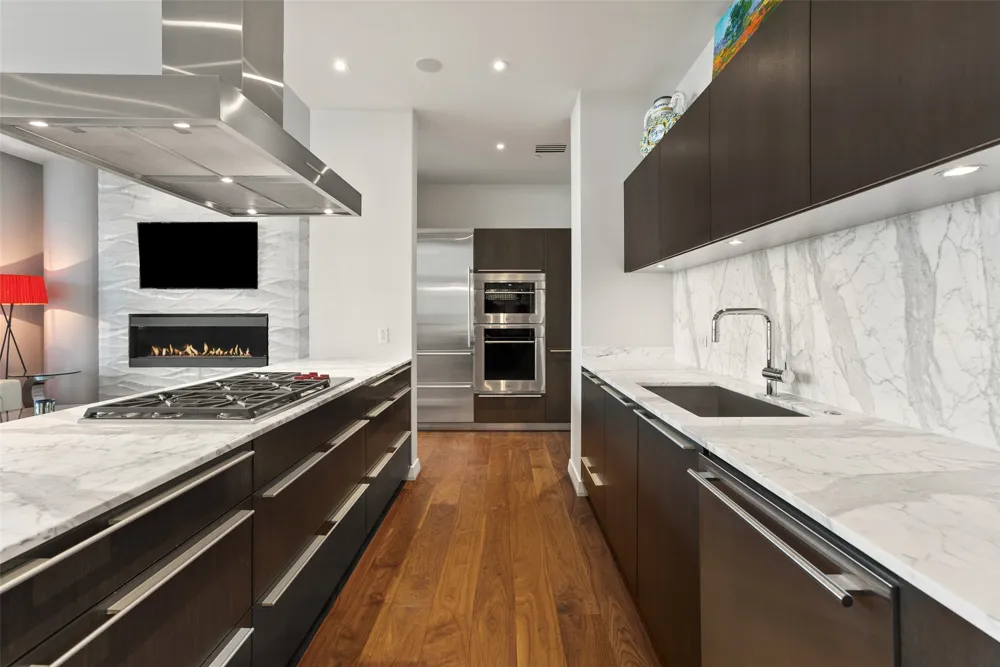 210 Lavaca Street #2505 Austin, TX 78701