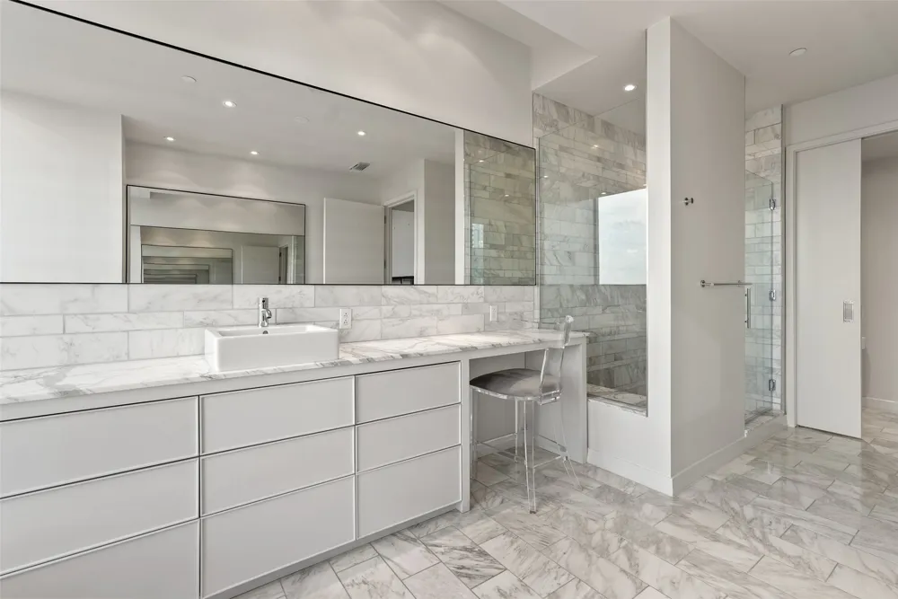 210 Lavaca Street #2505 Austin, TX 78701