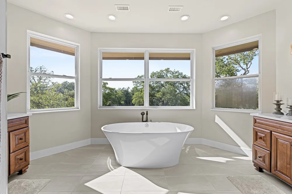 10030 E Us Highway 290 Highway Fredericksburg, TX 78624
