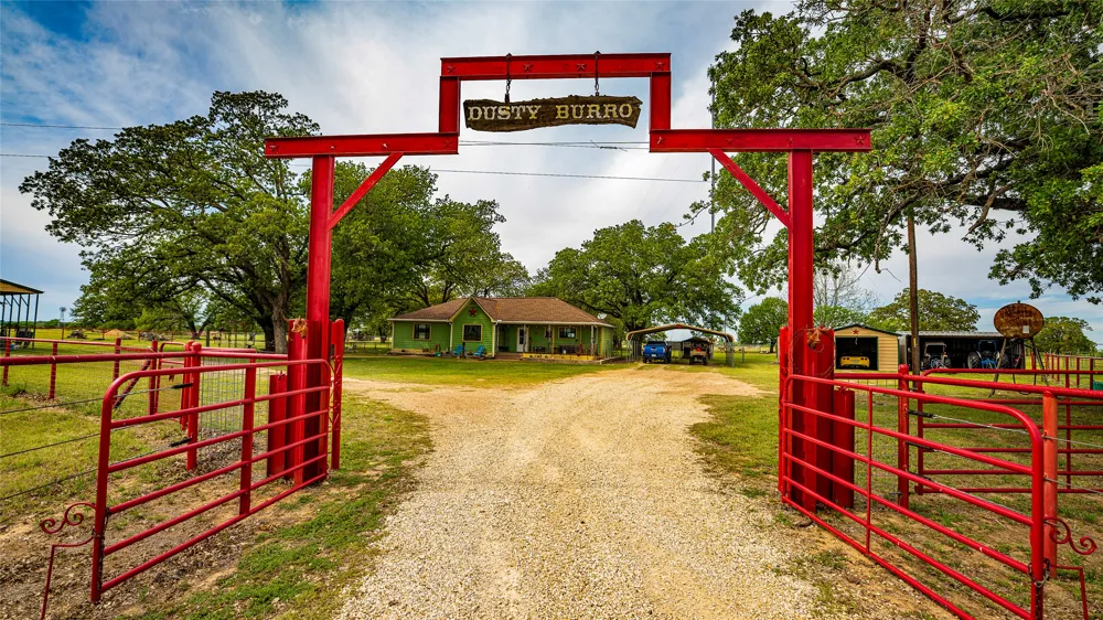 2234 County Road 434 Loop Rockdale, TX 76567