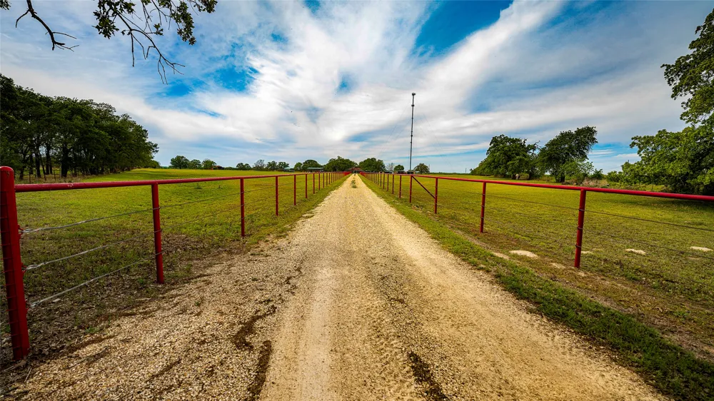 2234 County Road 434 Loop Rockdale, TX 76567