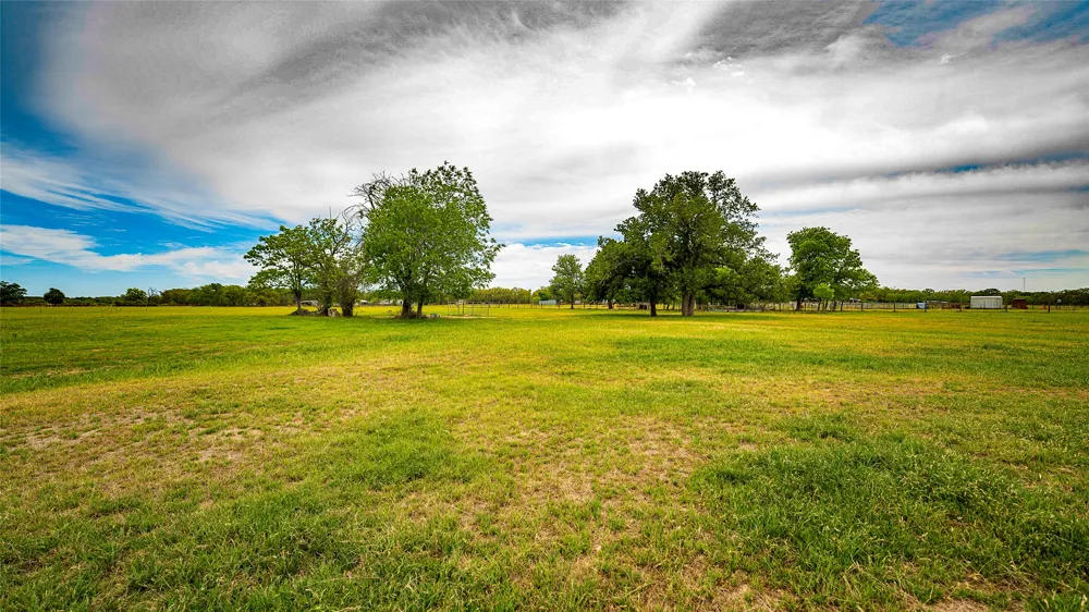 2234 County Road 434 Loop Rockdale, TX 76567