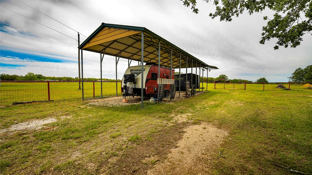 2234 County Road 434 Loop Rockdale, TX 76567