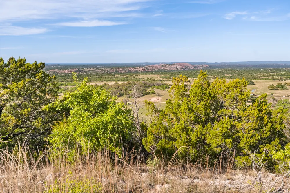 743 Welgehausen Road Fredericksburg, TX 78624