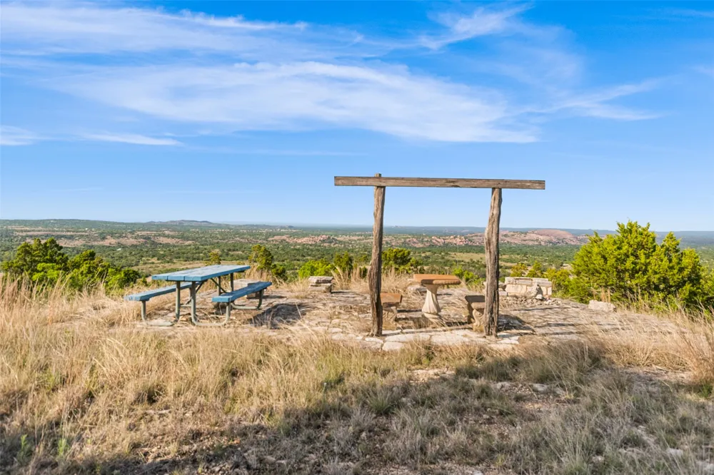 743 Welgehausen Road Fredericksburg, TX 78624