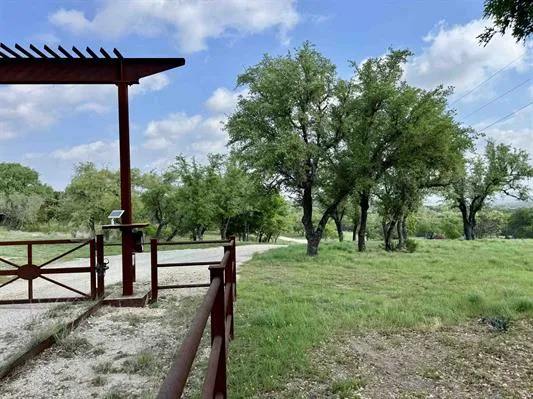 5 Barlow Drive Briggs, TX 78608