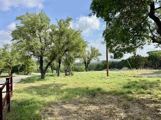 5 Barlow Drive Briggs, TX 78608