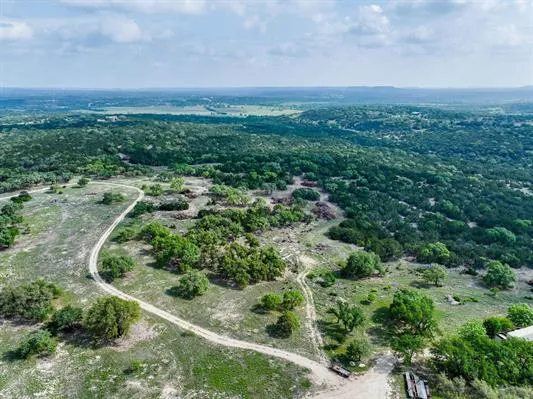 5 Barlow Drive Briggs, TX 78608