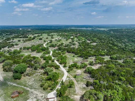 5 Barlow Drive Briggs, TX 78608