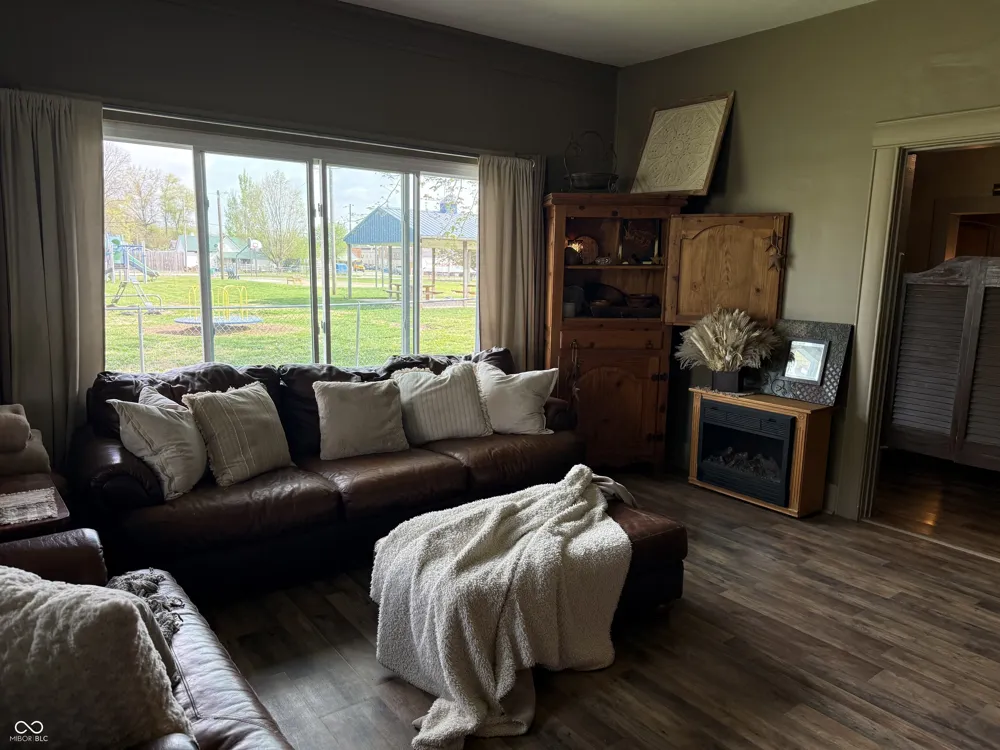 61 S West Street Rosedale, IN 47874