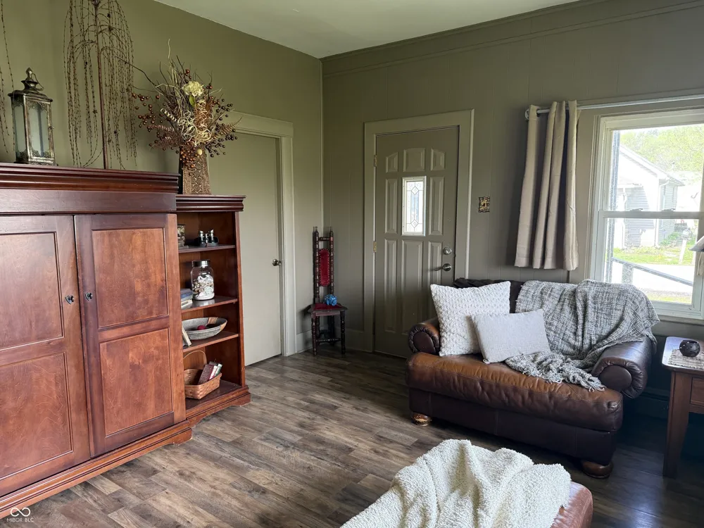 61 S West Street Rosedale, IN 47874