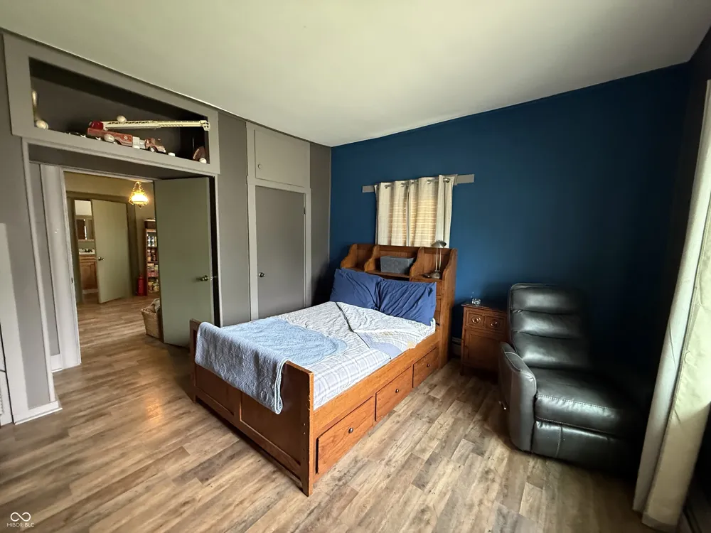 61 S West Street Rosedale, IN 47874