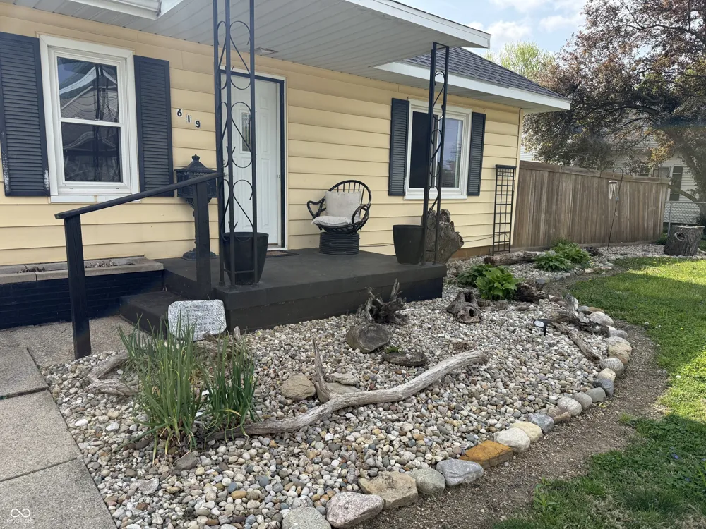 61 S West Street Rosedale, IN 47874