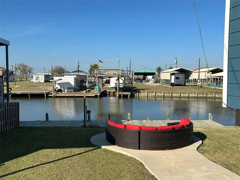 151 Neptune Sargent, TX 77414
