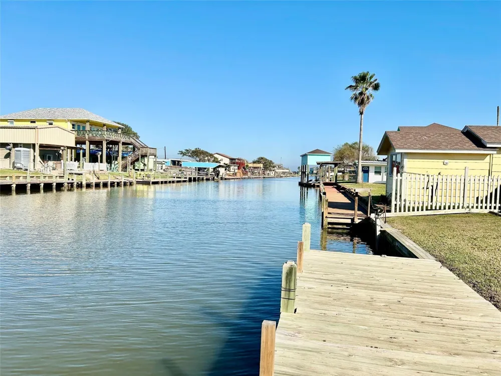 151 Neptune Sargent, TX 77414