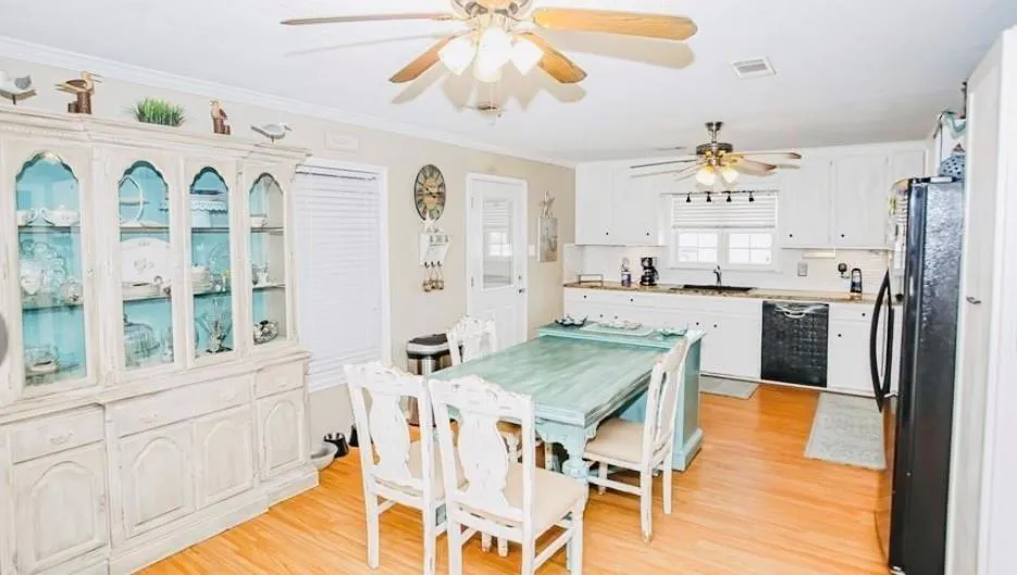 151 Neptune Sargent, TX 77414