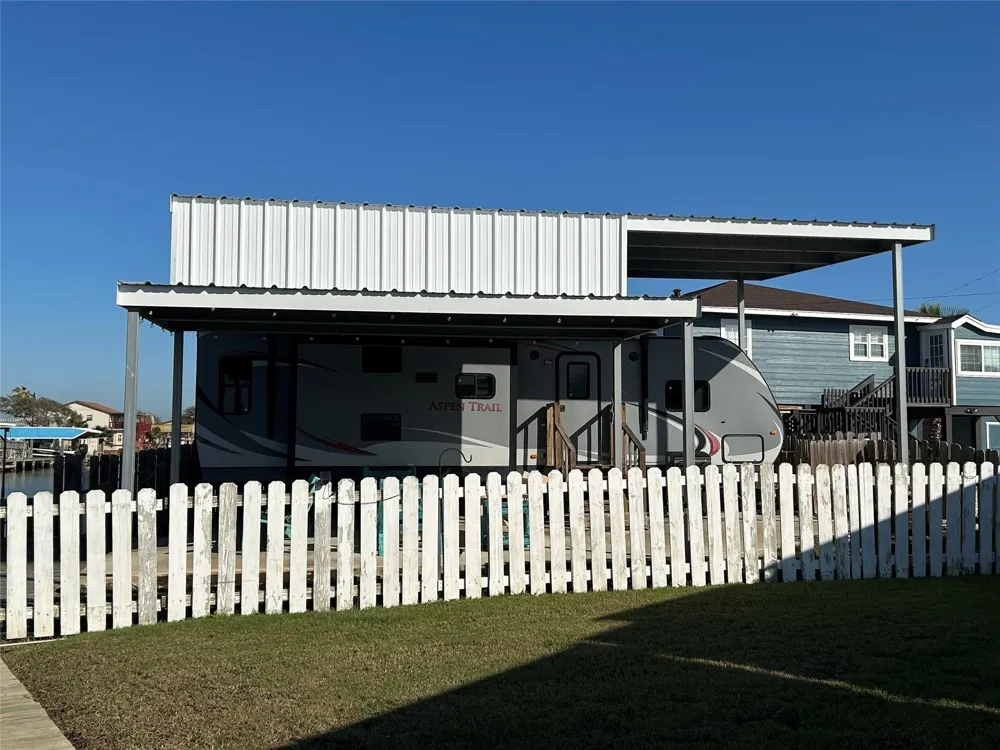 151 Neptune Sargent, TX 77414