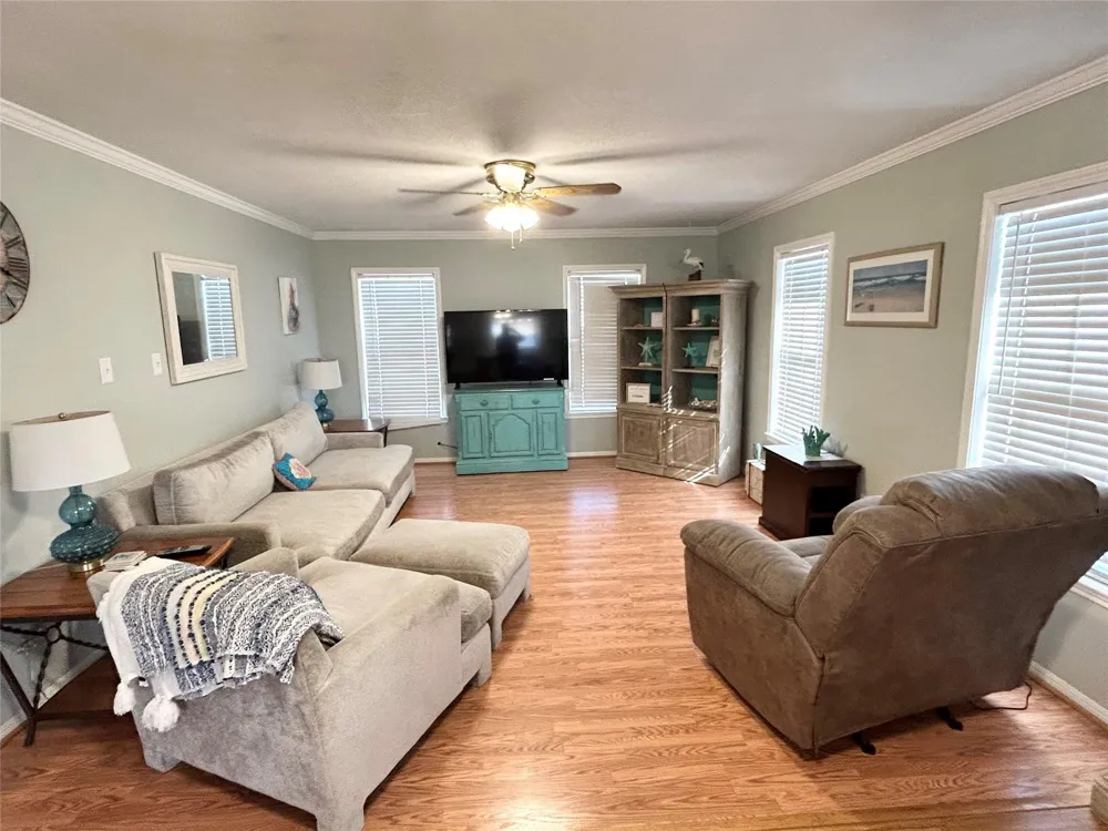 151 Neptune Sargent, TX 77414
